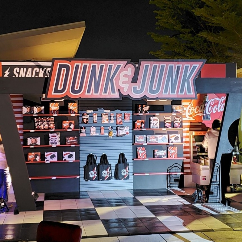 Dunk & Junk Store